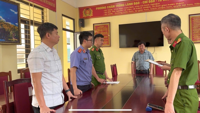 Vụ cột điện lăn dốc g&acirc;y chết người ở L&agrave;o Cai: Khởi tố gi&aacute;m đốc c&ocirc;ng ty x&acirc;y dựng- Ảnh 1.