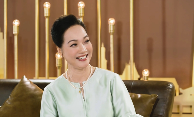 Nữ NSND c&oacute; h&ocirc;n nh&acirc;n vi&ecirc;n m&atilde;n hơn 30 năm, nhưng chưa một lần mặc v&aacute;y cưới - Ảnh 3.