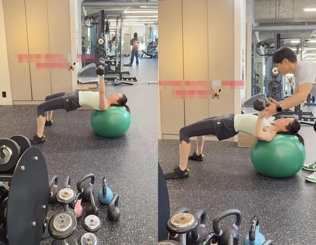 "Mẹ một con" Son Ye Jin khoe v&ograve;ng eo con kiến ở tuổi U50 - Ảnh 2.