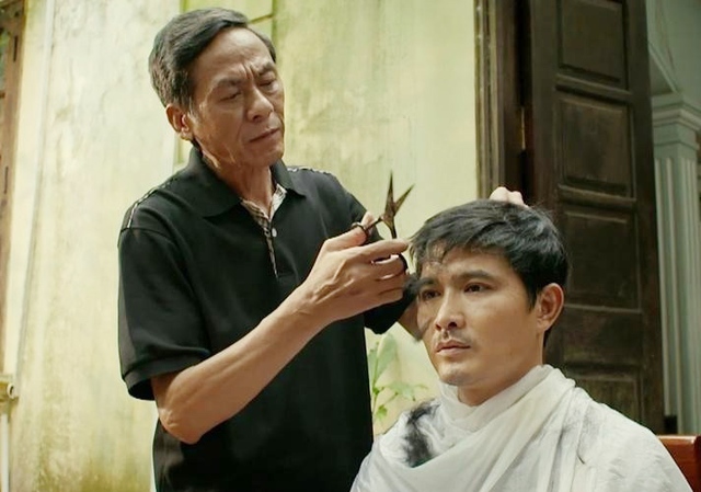 Nam NSND l&agrave; "c&acirc;y đa c&acirc;y đề" của l&agrave;ng điện ảnh Việt, sống giản dị b&ecirc;n mỹ nh&acirc;n đ&igrave;nh đ&aacute;m ở tuổi nghỉ hưu - Ảnh 2.