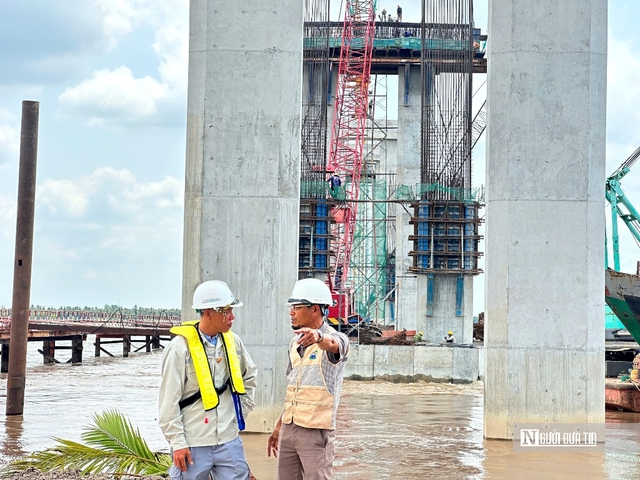 Chạy nước r&uacute;t thi c&ocirc;ng cầu Đại Ng&atilde;i kịp lễ 30/4 - Ảnh 1.