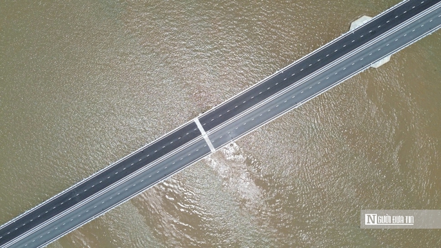 Chạy nước r&uacute;t thi c&ocirc;ng cầu Đại Ng&atilde;i kịp lễ 30/4 - Ảnh 6.