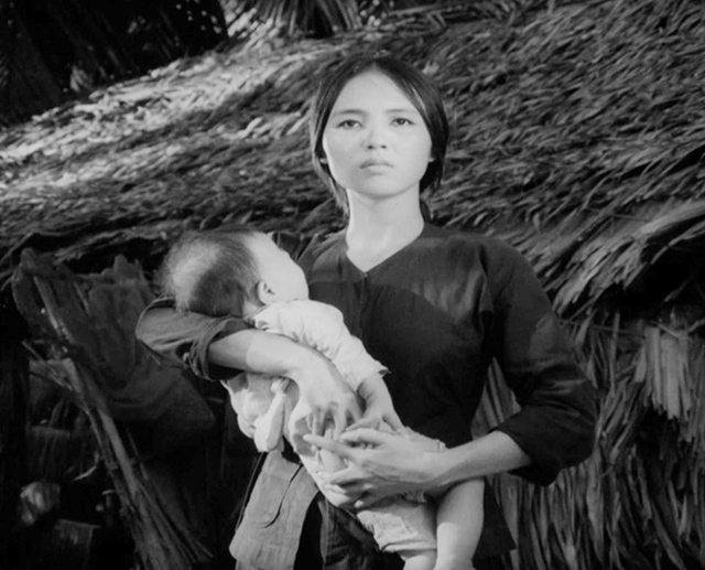 Nam NSND l&agrave; "c&acirc;y đa c&acirc;y đề" của l&agrave;ng điện ảnh Việt, sống giản dị b&ecirc;n mỹ nh&acirc;n đ&igrave;nh đ&aacute;m ở tuổi nghỉ hưu - Ảnh 5.