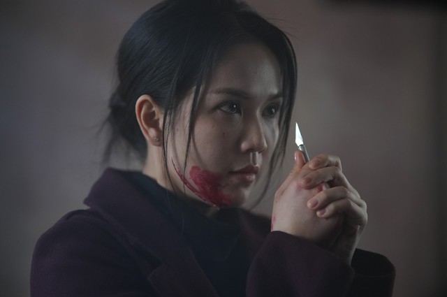 "Cặp đ&ocirc;i ti&ecirc;n đồng ngọc nữ của m&agrave;n ảnh Việt", c&oacute; nụ h&ocirc;n l&atilde;ng mạn trong khung cảnh tuyệt đẹp - Ảnh 1.