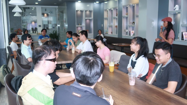 Những con người đi trong b&oacute;ng tối, chạm tới giảng đường bằng nghị lực v&agrave; kh&aacute;t vọng đổi đời - Ảnh 1.