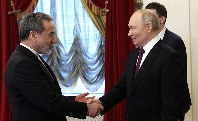 &Ocirc;ng Putin hy vọng Iran sẽ vượt qua &ldquo;giai đoạn kh&oacute; khăn&rdquo; của cuộc xung đột - Ảnh 1.