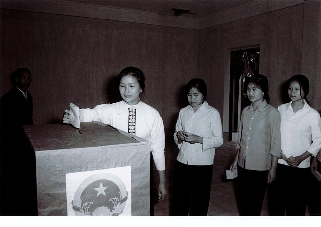 Gợi lại k&yacute; ức sau ng&agrave;y thống nhất qua ảnh tư liệu qu&yacute;- Ảnh 3.