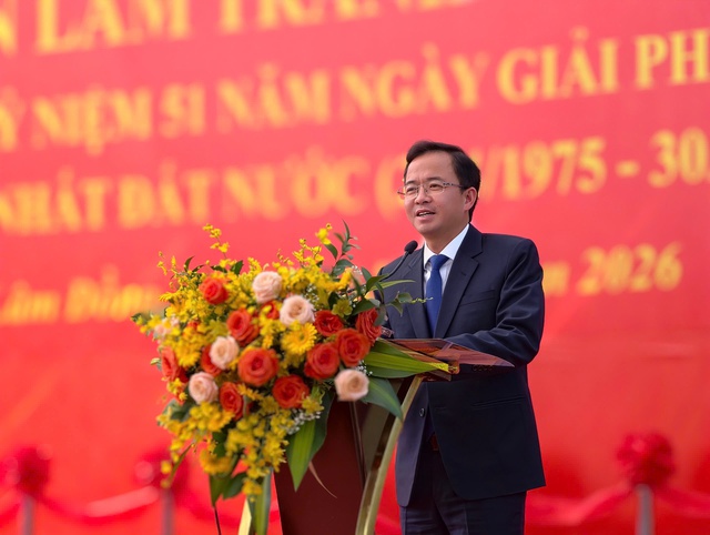 L&acirc;m Đồng: Triển l&atilde;m tranh cổ động tấm lớn &ndash; lan tỏa k&yacute; ức lịch sử, khơi dậy niềm tự h&agrave;o d&acirc;n tộc - Ảnh 3.