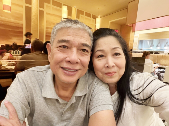 Hạnh phúc ngọt ngào của nữ NSND nổi tiếng nên duyên với tài tử điện ảnh đình đám- Ảnh 3. Hạnh phúc ngọt ngào của nữ NSND nổi tiếng nên duyên với tài tử điện ảnh đình đám- Ảnh 3.