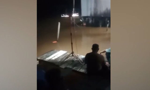 Đang bơi tr&ecirc;n s&ocirc;ng, cậu b&eacute; bị thứ đ&aacute;ng sợ cắn tử vong - Ảnh 1.