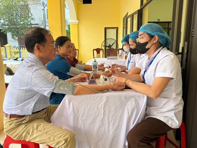 Hơn 10.000 người sẽ được kh&aacute;m miễn ph&iacute; nh&acirc;n Ng&agrave;y Sức khỏe to&agrave;n d&acirc;n 7/4 - Ảnh 1.