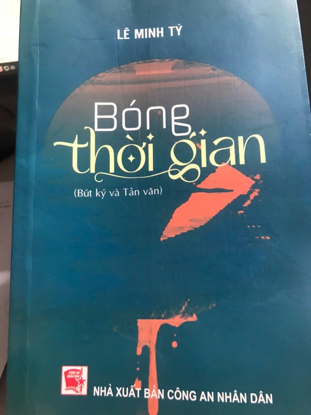 H&agrave;nh tr&igrave;nh đưa c&aacute;i đẹp l&ecirc;n s&aacute;ch, b&aacute;o của ch&agrave;ng sinh vi&ecirc;n dang dở đường văn - Ảnh 2.