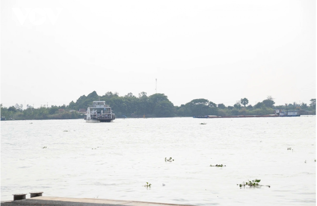 Vội rời ph&agrave; khi chưa cập bến, người phụ nữ bị mỏ ph&agrave; c&aacute;n tr&uacute;ng, tử vong thương t&acirc;m - Ảnh 1.