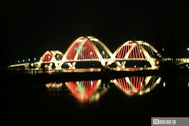 Cầu 1.300 tỷ đồng bắc qua sông Nhật Lệ hoàn thành nhưng chưa thể thông tuyến- Ảnh 6. Cầu 1.300 tỷ đồng bắc qua sông Nhật Lệ hoàn thành nhưng chưa thể thông tuyến- Ảnh 6.