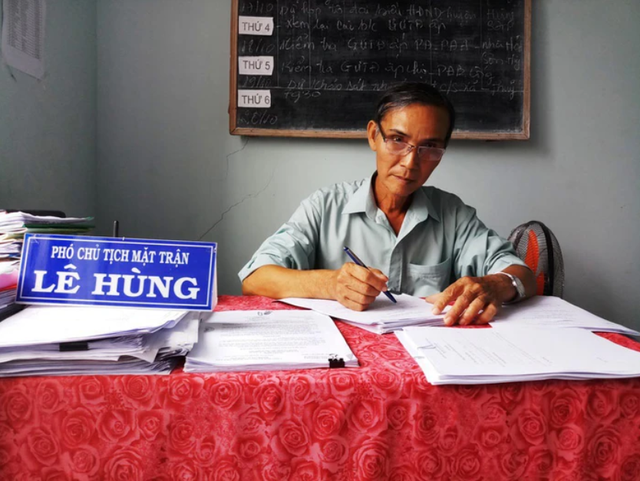 Kh&ocirc;ng ngủ suốt 20 năm, mỗi lần cười 3&ndash;4 tiếng kh&ocirc;ng dứt: B&iacute; ẩn về &ldquo;dị nh&acirc;n&rdquo; miền T&acirc;y g&acirc;y sốc- Ảnh 1.