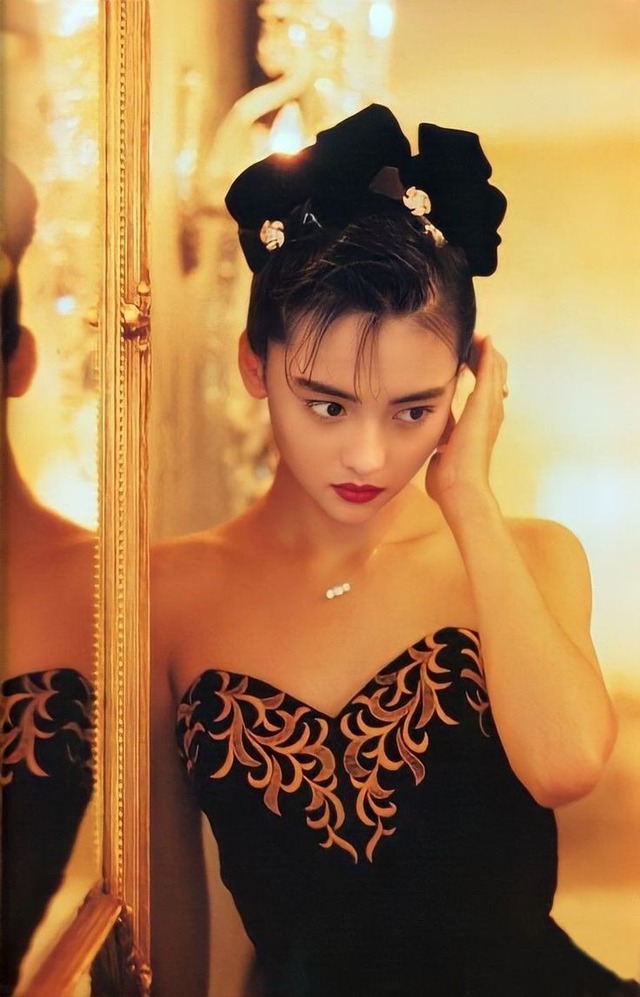 Con trai nữ diễn vi&ecirc;n nổi tiếng từ chối thừa kế khối t&agrave;i sản khổng lồ sau c&aacute;i chết bất ngờ của mẹ - Ảnh 3.