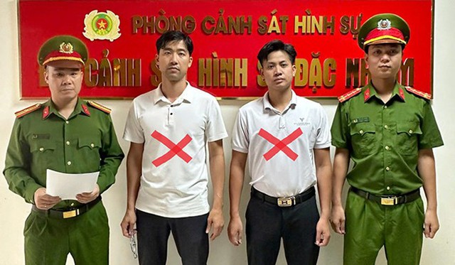 Hai đối tượng nắm giữ nhiều fanpage nổi tiếng Hải Phòng bị bắt- Ảnh 1. Hai đối tượng nắm giữ nhiều fanpage nổi tiếng Hải Phòng bị bắt- Ảnh 1.