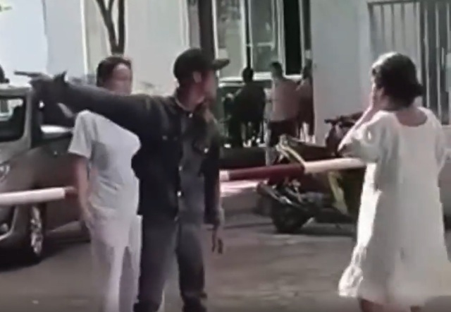 Thai phụ bị nam thanh ni&ecirc;n h&agrave;nh hung trong s&acirc;n bệnh viện - Ảnh 1.