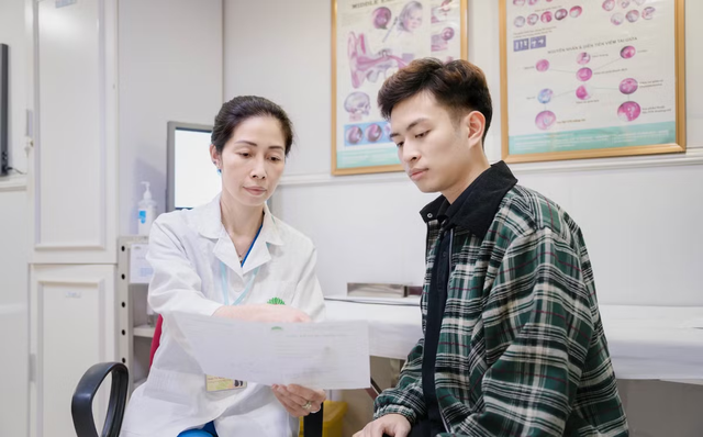 Đeo tai nghe suốt 5 giờ chơi game, ch&agrave;ng trai 26 tuổi đột ngột mất th&iacute;nh lực - Ảnh 1.