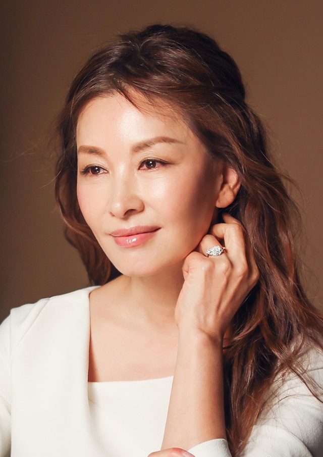 "Nữ ho&agrave;ng phim giờ v&agrave;ng" của H&agrave;n Quốc ẩn &yacute; chuyện t&aacute;i h&ocirc;n với trai trẻ k&eacute;m 17 tuổi? - Ảnh 3.