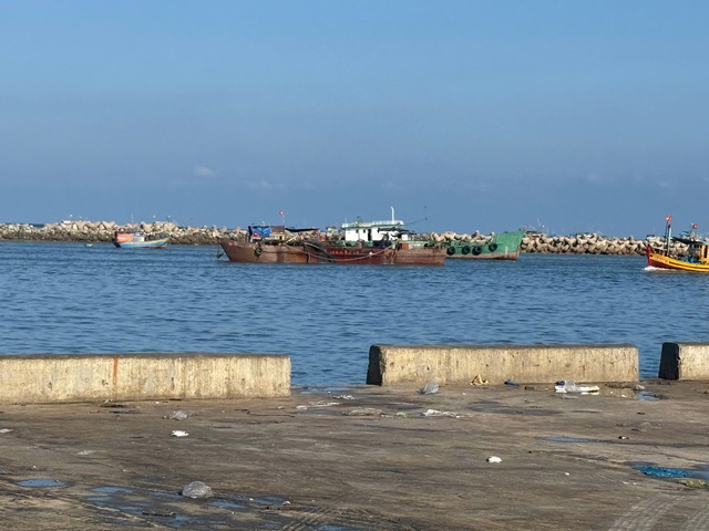 Cửa biển La Gi: &ldquo;Điểm n&oacute;ng&rdquo; bồi lấp, nạo v&eacute;t chậm tiến độ, quyết về đ&iacute;ch giữa th&aacute;ng 4 - Ảnh 4.