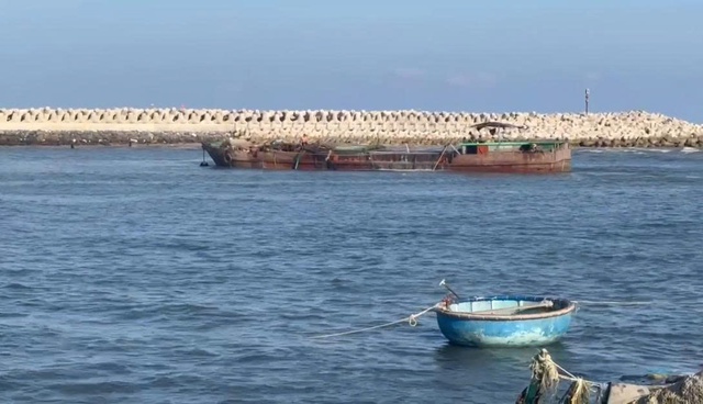 Cửa biển La Gi: &ldquo;Điểm n&oacute;ng&rdquo; bồi lấp, nạo v&eacute;t chậm tiến độ, quyết về đ&iacute;ch giữa th&aacute;ng 4 - Ảnh 2.