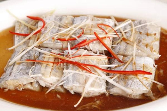 Loại cá giá rẻ, ít cholesterol, giàu đạm, phù hợp cho người già, trẻ nhỏ ăn vì ít xương - Ảnh 3.