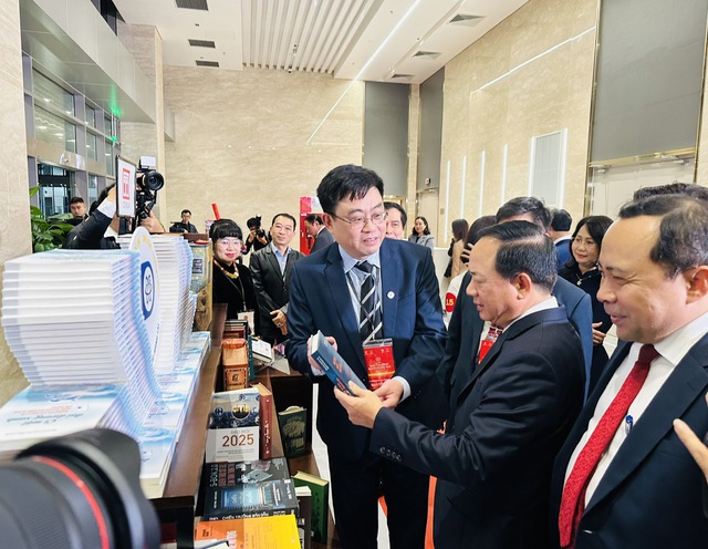 Ng&agrave;nh xuất bản tăng tốc tr&ecirc;n &ldquo;đường đua&rdquo; số - Ảnh 2.