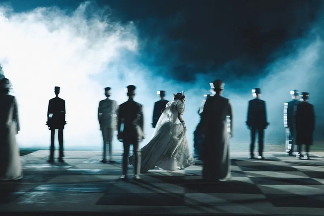 "Mỹ nh&acirc;n c&oacute; v&ograve;ng eo ảo nhất Vbiz" bầm dập trầy trụa g&acirc;y x&ocirc;n xao - Ảnh 3.