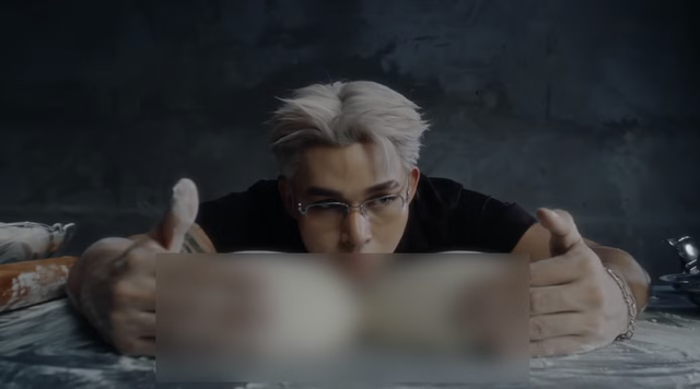 Sở Văn h&oacute;a đang xem x&eacute;t, thẩm định MV của Jun Phạm v&igrave; chứa nhiều yếu tố "nhạy cảm"- Ảnh 1.