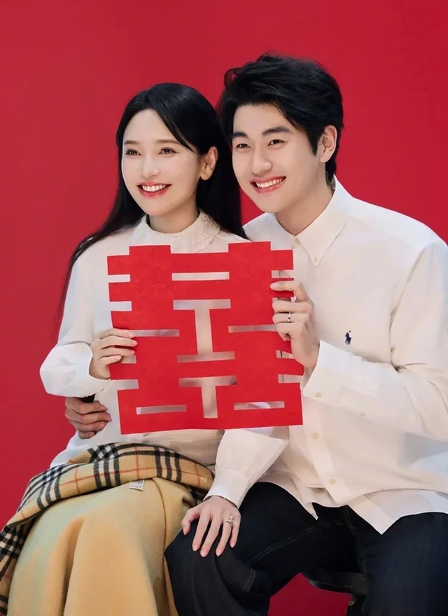 "Nữ thần không tuổi" kết hôn với bạn trai kém 17 tuổi sau 4 năm yêu - Ảnh 2.