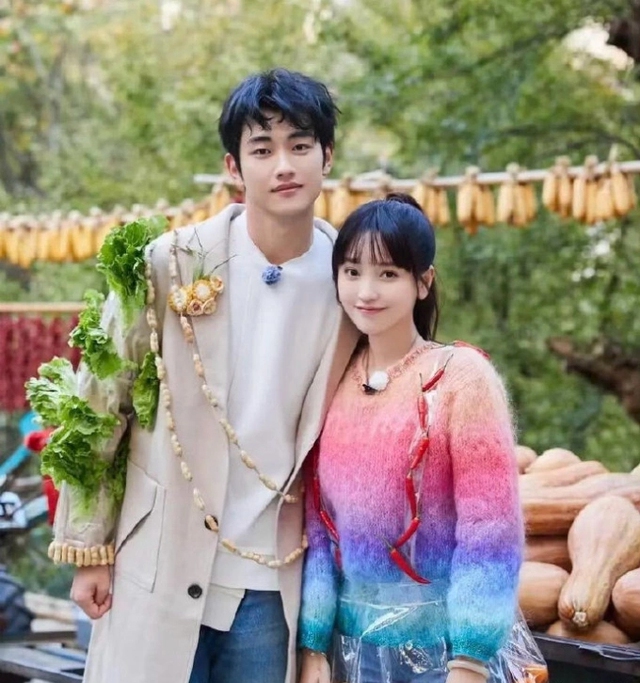 "Nữ thần không tuổi" kết hôn với bạn trai kém 17 tuổi sau 4 năm yêu - Ảnh 3.