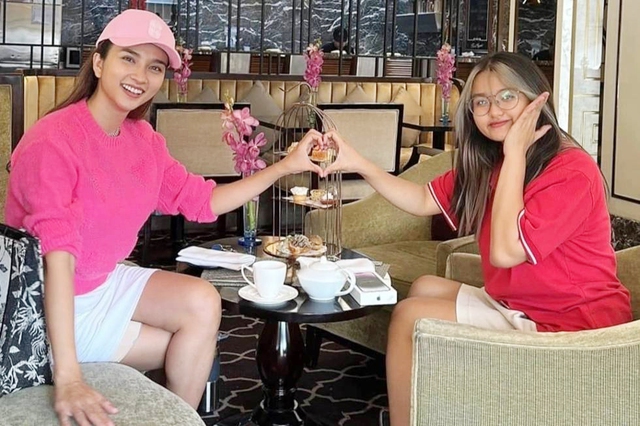 "Mỹ nh&acirc;n thế kỷ 21": L&agrave;m mẹ đơn th&acirc;n gần 2 thập kỷ, 39 tuổi c&oacute; con g&aacute;i ruột 19 tuổi - Ảnh 4.