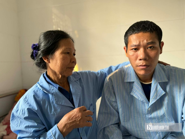 X&oacute;t cảnh mẹ ngh&egrave;o rửa b&aacute;t, b&aacute;n khoai nu&ocirc;i 3 con t&acirc;m thần- Ảnh 2.