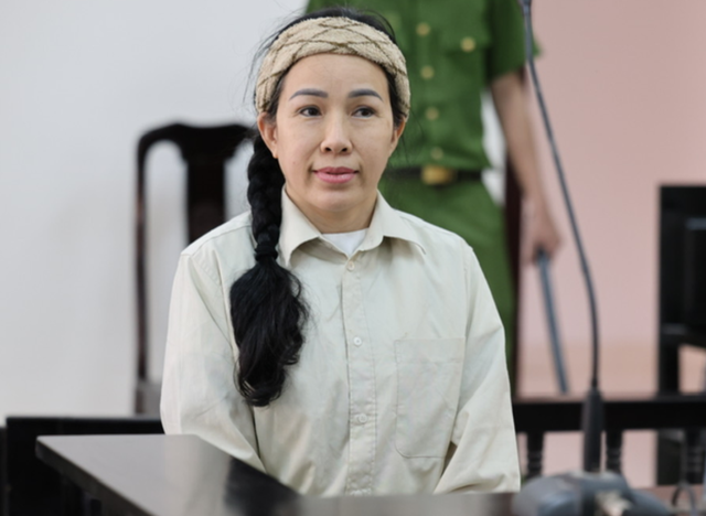 Nữ YouTuber sắp hầu t&ograve;a v&igrave; x&uacute;c phạm uy t&iacute;n vợ chồng b&agrave; Nguyễn Phương Hằng- Ảnh 1.