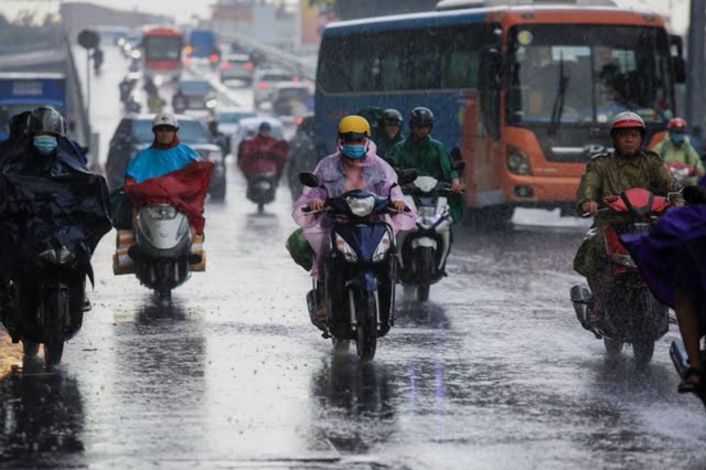 Dự b&aacute;o thời tiết 10/4: Nắng n&oacute;ng bao tr&ugrave;m tr&ecirc;n cả nước, miền Bắc sắp đ&oacute;n đợt kh&ocirc;ng kh&iacute; lạnh "giải nhiệt"- Ảnh 1.