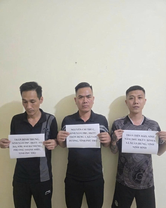 Nh&acirc;n vi&ecirc;n karaoke bị đ&aacute;nh đập, phải nhắn tin cho gia đ&igrave;nh y&ecirc;u cầu chuyển tiền- Ảnh 1.