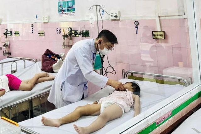Vụ ngộ độc thực phẩm khiến hơn 100 học sinh ảnh hưởng: T&igrave;m ra &ldquo;thủ phạm&rdquo; - Ảnh 1.