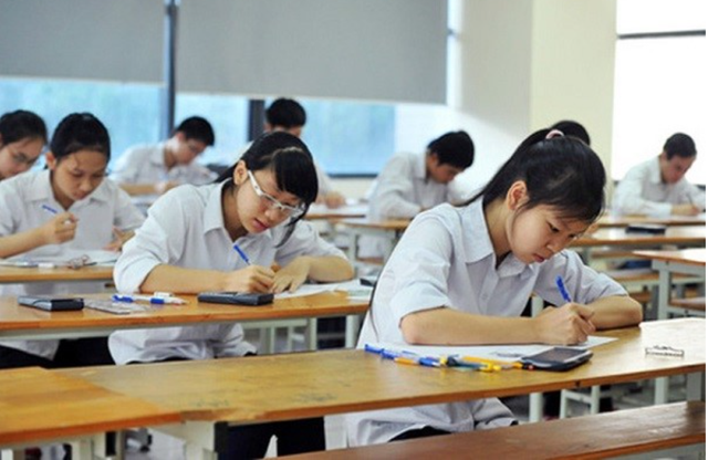 Thi TSA &ldquo;n&oacute;ng&rdquo; chưa từng c&oacute;: 22.000 th&iacute; sinh đổ bộ, điểm thi trải d&agrave;i 10 tỉnh th&agrave;nh- Ảnh 1.
