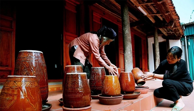M&oacute;n c&aacute; tốn cơm l&agrave; đặc sản nổi tiếng của v&ugrave;ng qu&ecirc; đất Tổ, ăn một lần m&ecirc; tới gi&agrave; - Ảnh 2.