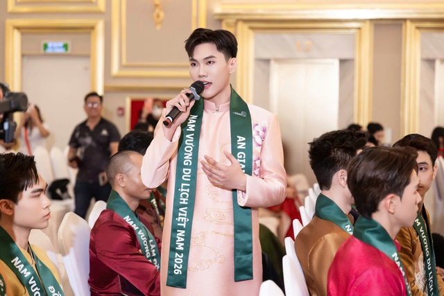 S&aacute;ng Giảng Đường, Trưa S&agrave;n Tập, Tối Dưới &Aacute;nh Đ&egrave;n Nhung - Ảnh 4.