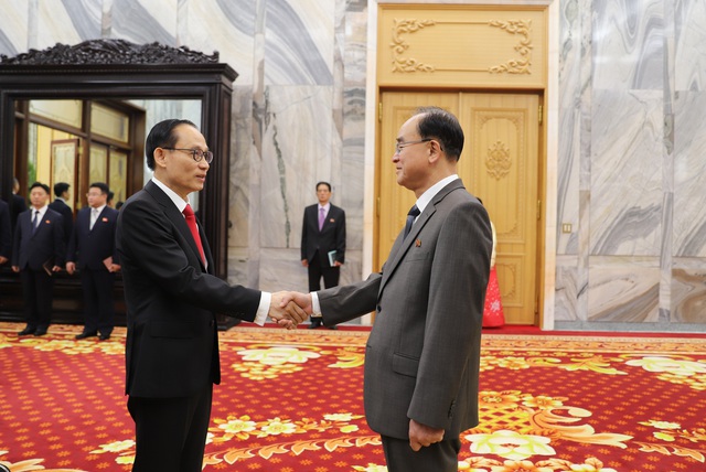Chuyển thông điệp của Tổng Bí thư, Chủ tịch nước Tô Lâm gửi tới nhà lãnh đạo Triều Tiên Kim Jong Un- Ảnh 1. Chuyển thông điệp của Tổng Bí thư, Chủ tịch nước Tô Lâm gửi tới nhà lãnh đạo Triều Tiên Kim Jong Un- Ảnh 1.