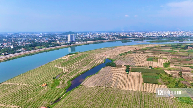 Chuyện &iacute;t biết về nghề "phu dưa" phi&ecirc;u bạt, gieo ước mơ hy vọng - Ảnh 2.