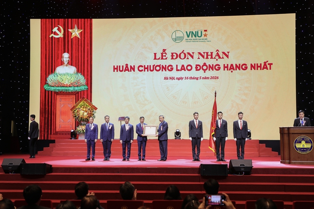 Tổng B&iacute; thư, Chủ tịch nước T&ocirc; L&acirc;m: Đại học Quốc gia H&agrave; Nội phải lu&ocirc;n tự soi m&igrave;nh trong tr&aacute;ch nhiệm quốc gia - Ảnh 1.