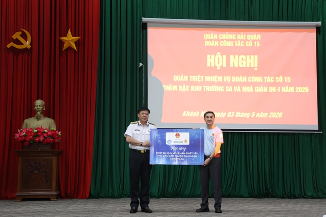 Thứ trưởng Bộ Y tế: Kh&ocirc;ng để thầy thuốc cống hiến nơi đảo xa bị thiệt th&ograve;i- Ảnh 3.