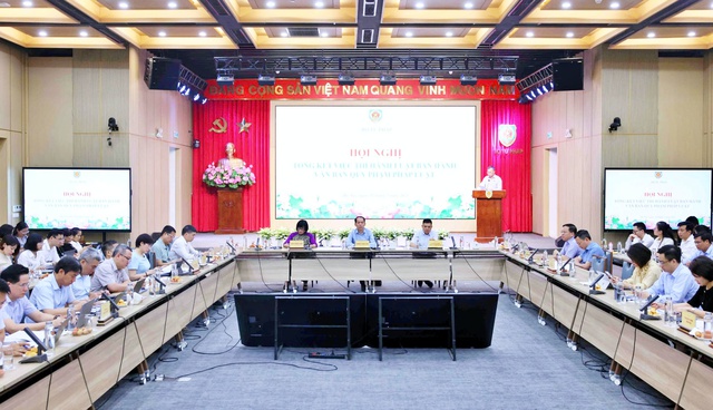 Hạn chế lạm dụng thủ tục rút gọn trong xây dựng pháp luật- Ảnh 1. Hạn chế lạm dụng thủ tục rút gọn trong xây dựng pháp luật- Ảnh 1.
