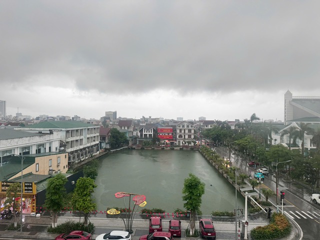 Chuyên gia khí tượng cảnh báo hiện tượng sét đánh liên tục ở Hà Tĩnh- Ảnh 3. Chuyên gia khí tượng cảnh báo hiện tượng sét đánh liên tục ở Hà Tĩnh- Ảnh 3.