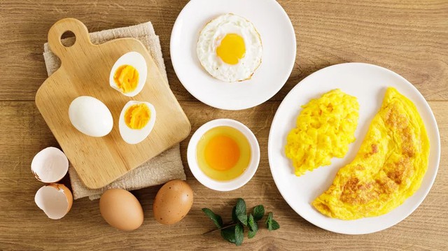 Ăn trứng h&agrave;ng ng&agrave;y suốt 1 năm, người phụ nữ 63 tuổi nhận tin vui - Ảnh 1.