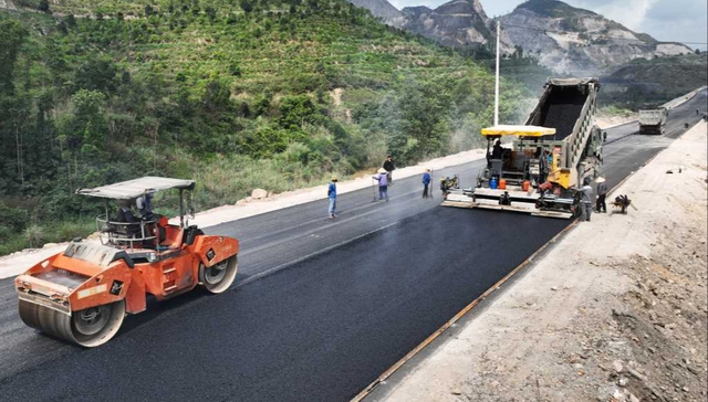 Quảng Ninh: Tăng tốc đầu tư công, tạo đà tăng trưởng- Ảnh 2. Quảng Ninh: Tăng tốc đầu tư công, tạo đà tăng trưởng- Ảnh 2.