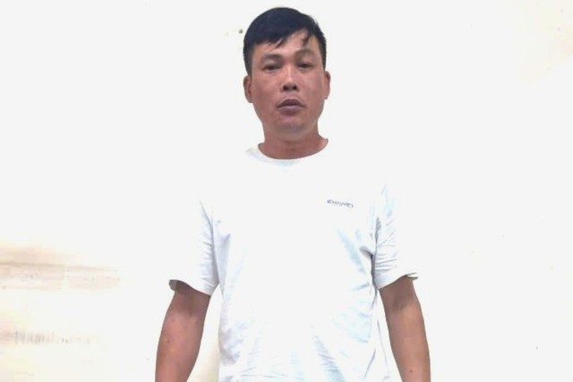Người đ&agrave;n &ocirc;ng 44 tuổi bị bắt ngay tại s&acirc;n bay v&igrave; h&agrave;nh vi từ 4 năm trước - Ảnh 1.